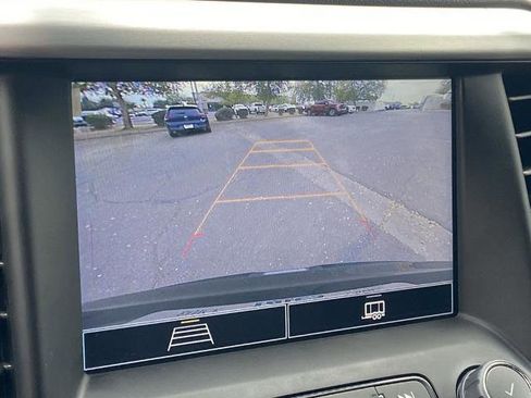 Used 2022 GMC Acadia SLE w/ Driver Convenience Package image 10