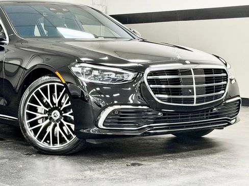 Used 2025 Mercedes-Benz S 580 4MATIC Sedan image 4