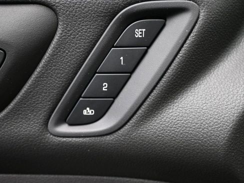 Used 2023 GMC Acadia Denali w/ Denali Technology Package image 26