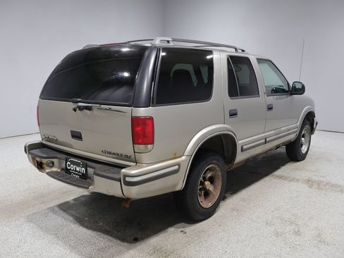 Used 1998 Chevrolet Blazer LS w/ Preferred Equipment Group RWD image 2