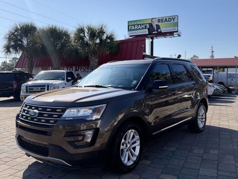 Used 2016 Ford Explorer XLT w/ Equipment Group 202A image 12