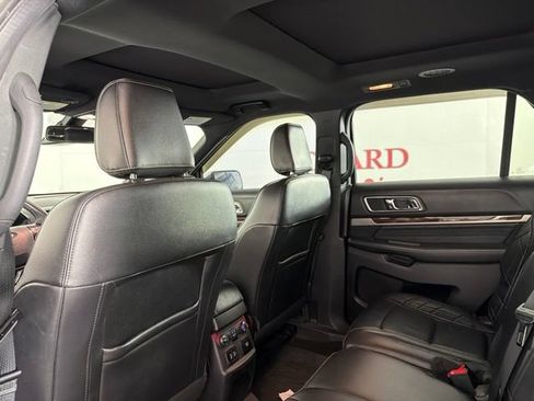 Used 2018 Ford Explorer Platinum AWD/4WD image 14