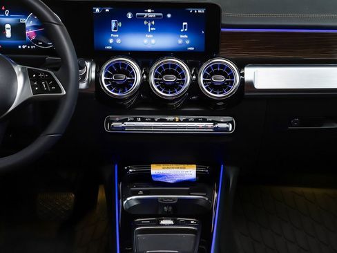 New 2026 Mercedes-Benz GLB 250 4MATIC image 15