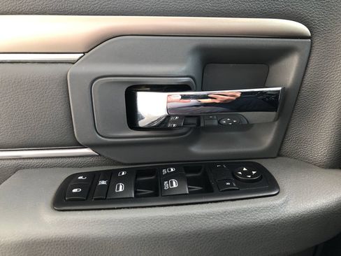 Used 2016 RAM 2500 SLT AWD/4WD image 36