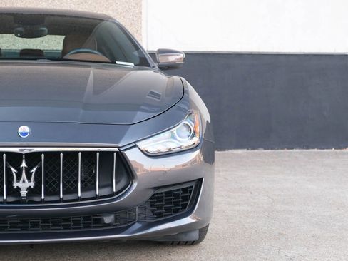 Used 2018 Maserati Ghibli Sedan 4D image 3