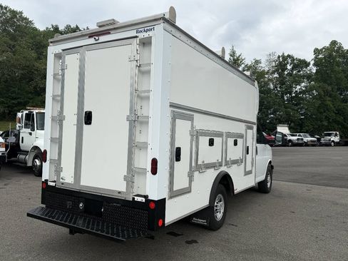 Used 2022 Chevrolet Express 3500 w/ Power Convenience Package RWD image 11
