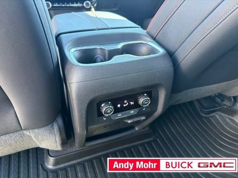 Used 2024 Chevrolet Traverse RS AWD/4WD image 21
