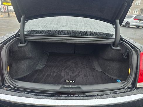 Used 2016 Chrysler 300 C image 11