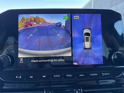 Used 2024 Nissan Pathfinder SL image 24