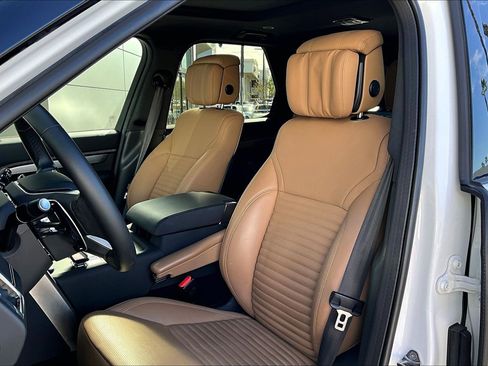 Used 2025 Land Rover Discovery Dynamic SE image 24