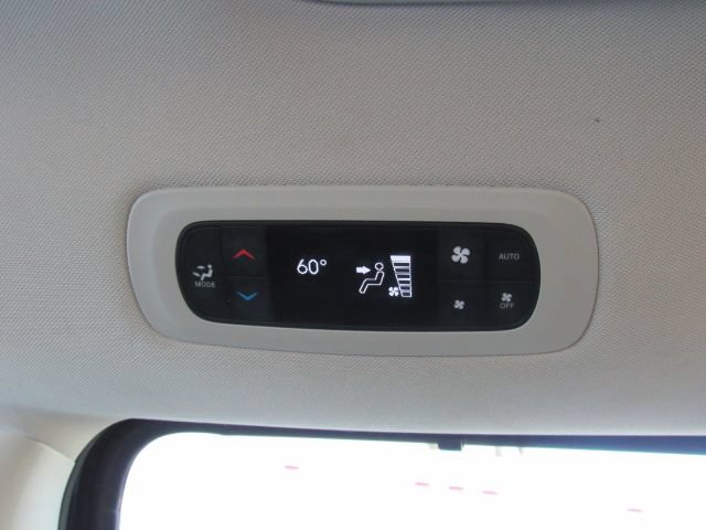 Used 2024 Chrysler Pacifica Touring-L FWD image 36