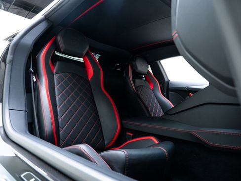 Used 2017 Lamborghini Aventador S image 16