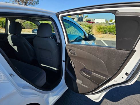 Used 2020 Chevrolet Sonic LT FWD image 28