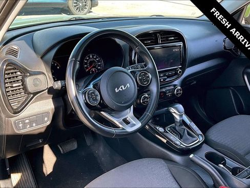 Used 2022 Kia Soul EX image 16