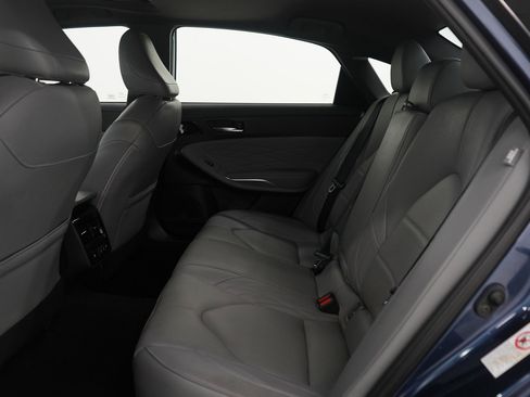 Used 2019 Toyota Avalon Limited image 13