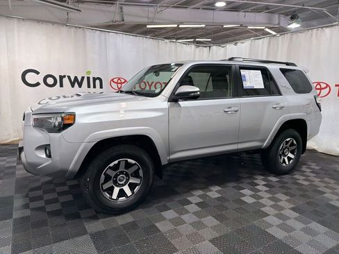 Used 2019 Toyota 4Runner TRD Off-Road Premium AWD/4WD image 4