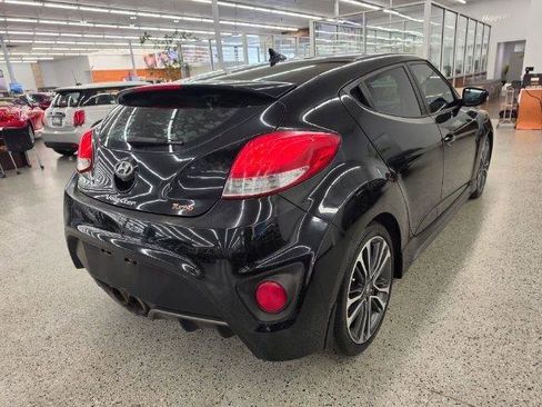 Used 2016 Hyundai Veloster Turbo FWD image 4