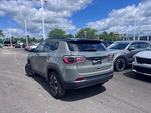 Used 2022 Jeep Compass Limited AWD/4WD image 7