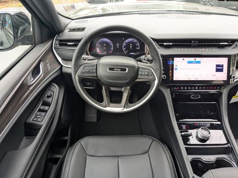 New 2026 Jeep Grand Cherokee Limited image 15