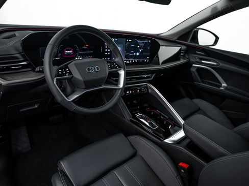 Used 2025 Audi Q5 Premium Plus w/ Premium Plus AWD/4WD image 10