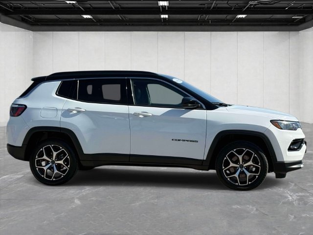 Used 2025 Jeep Compass Limited AWD/4WD image 6