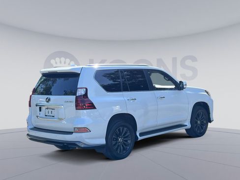 Used 2022 Lexus GX 460 Luxury w/ Sport Design Package AWD/4WD image 11