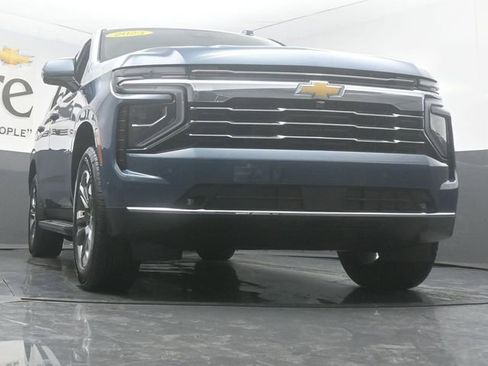 Used 2025 Chevrolet Tahoe LT w/ Advanced Technology Package AWD/4WD image 3