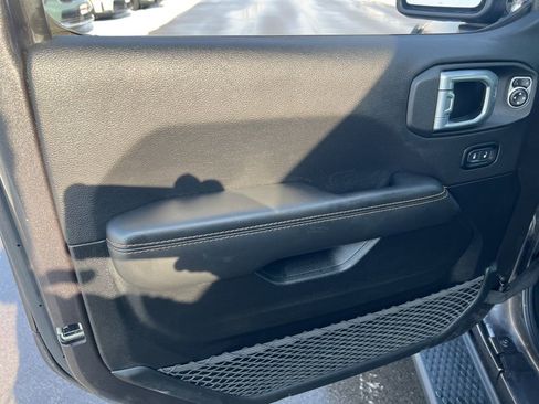 Used 2021 Jeep Wrangler Unlimited Sahara image 7