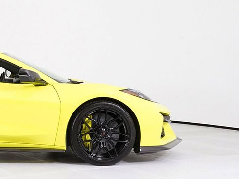 Used 2024 Chevrolet Corvette Z06 image 15