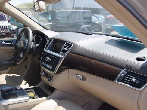 Used 2015 Mercedes-Benz GL 450 4MATIC image 39
