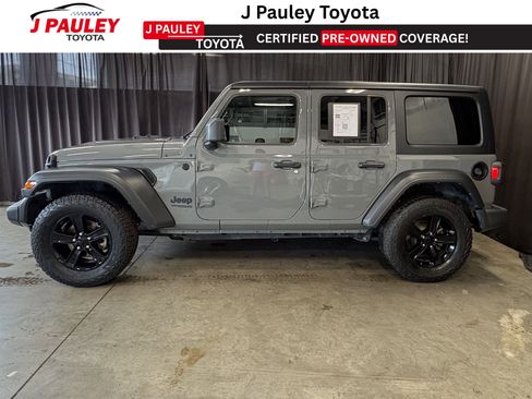 Used 2022 Jeep Wrangler Unlimited Sport AWD/4WD image 2