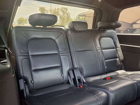 Used 2023 Lincoln Navigator Reserve AWD/4WD image 13