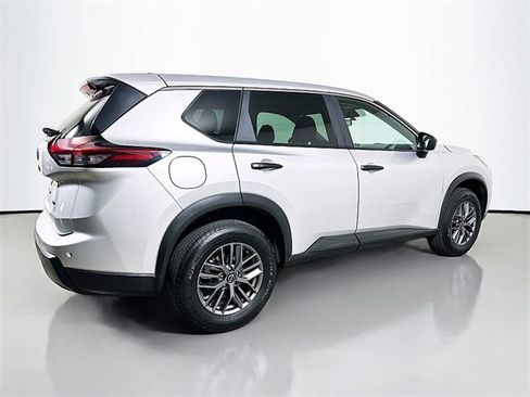 Used 2024 Nissan Rogue S image 7