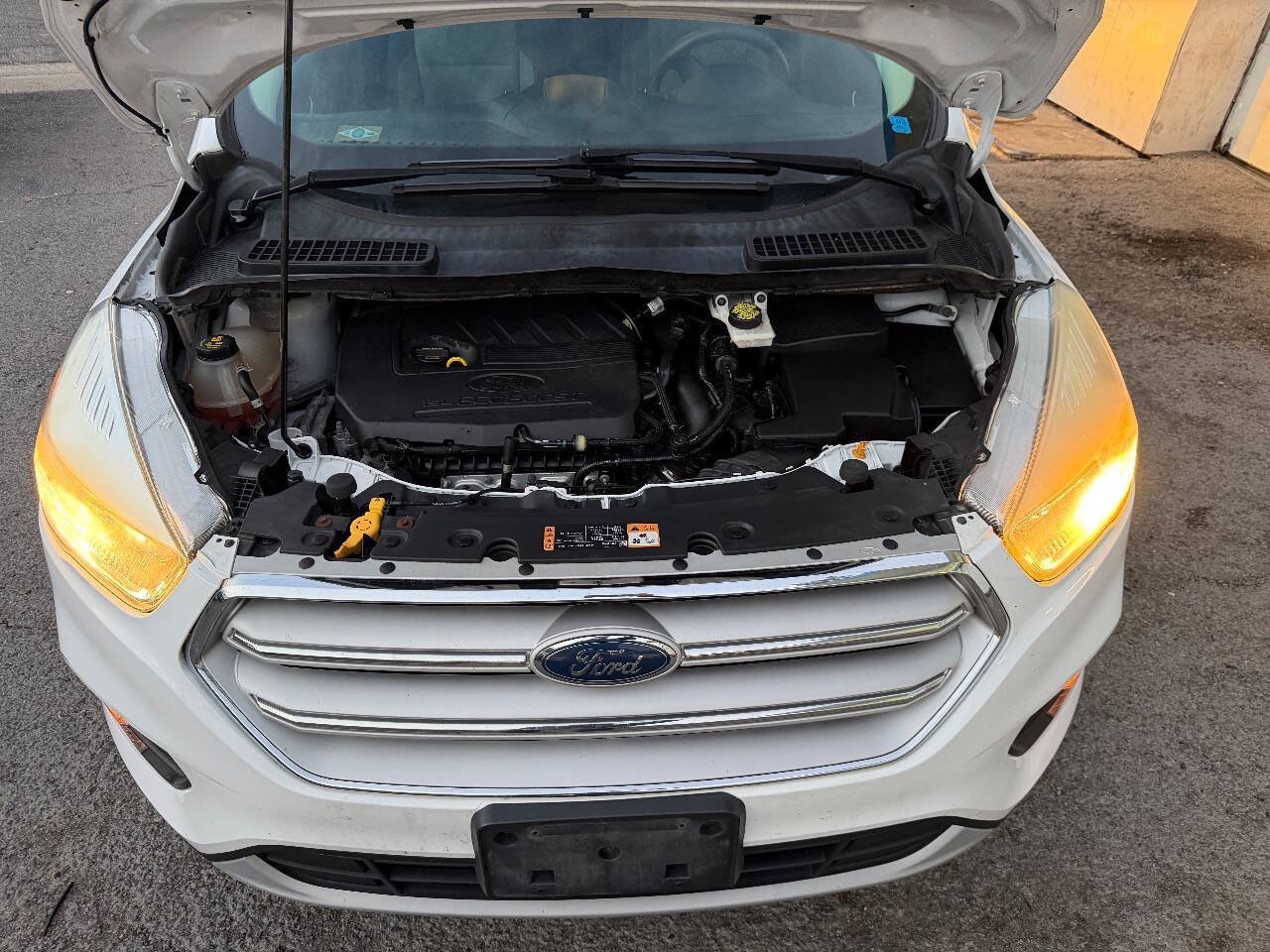 Used 2018 Ford Escape SE AWD/4WD image 16
