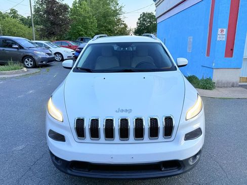 Used 2016 Jeep Cherokee Latitude w/ Cold Weather Group FWD image 10