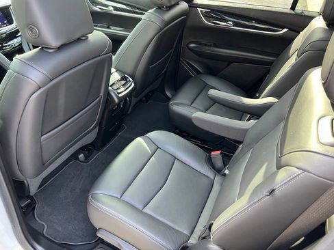 Used 2020 Cadillac XT6 Premium Luxury image 16