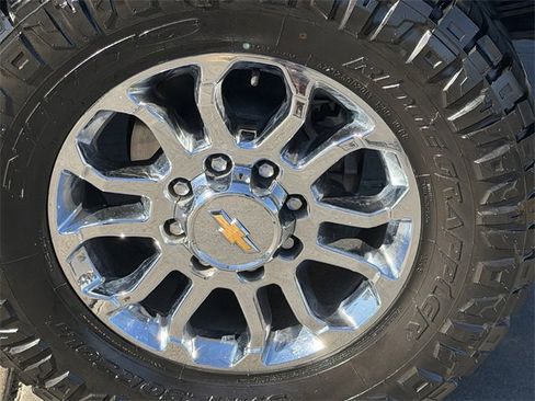 Used 2024 Chevrolet Silverado 2500 LTZ w/ LTZ Convenience Package image 8