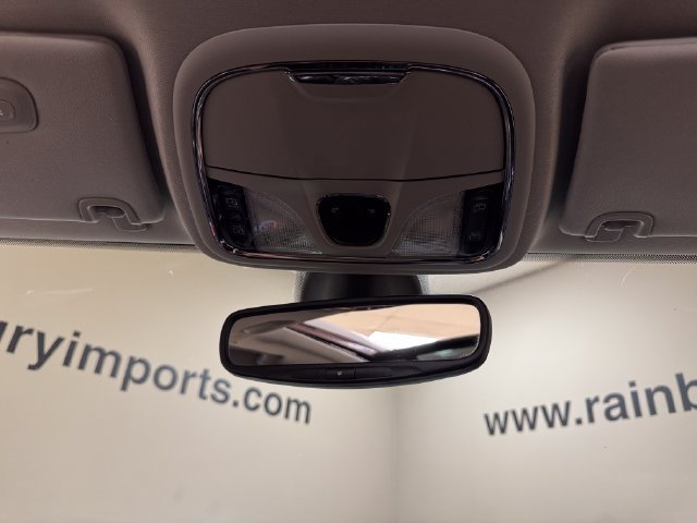 Used 2019 Jeep Cherokee Latitude Plus w/ Comfort/Convenience Group FWD image 17