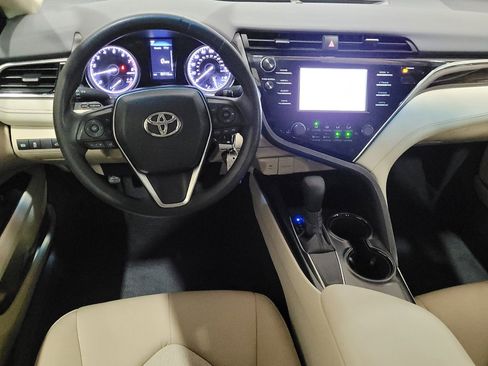 Used 2018 Toyota Camry LE image 22