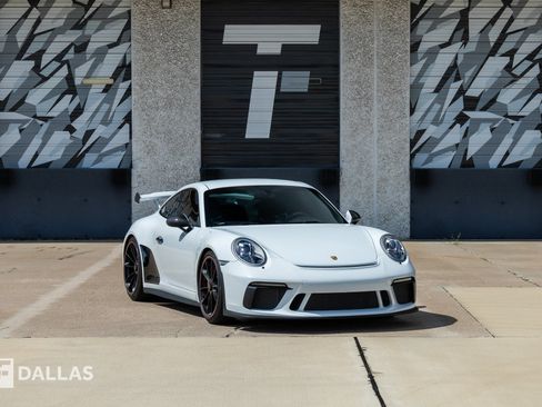 Used 2018 Porsche 911 GT3 w/ Sport Chrono Package RWD image 2