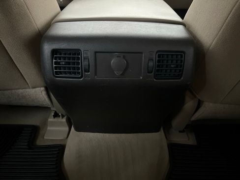 Used 2008 Toyota Tundra 4x4 CrewMax w/ Tow Pkg image 30