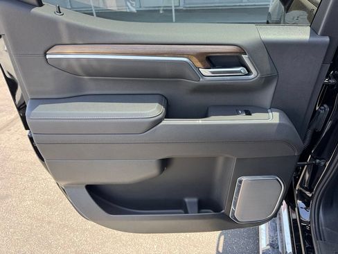 Used 2025 Chevrolet Silverado 1500 High Country w/ High Country Premium Package AWD/4WD image 30