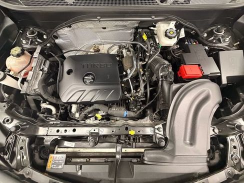 Used 2023 Buick Encore GX Essence w/ Experience Buick Package FWD image 9
