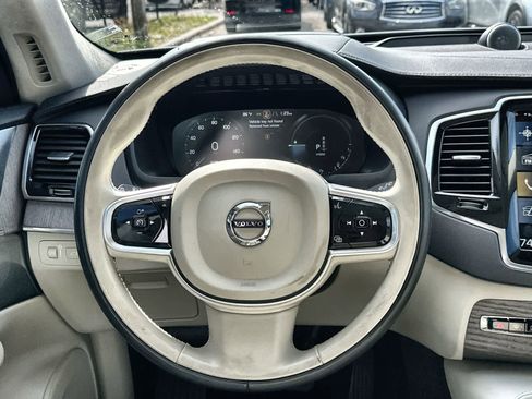 Used 2022 Volvo XC90 T8 Inscription image 15