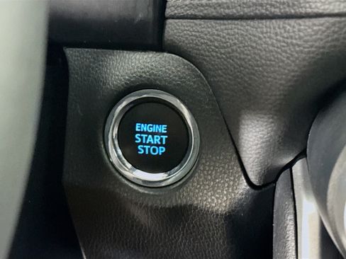 Used 2019 Toyota RAV4 XLE Premium image 20