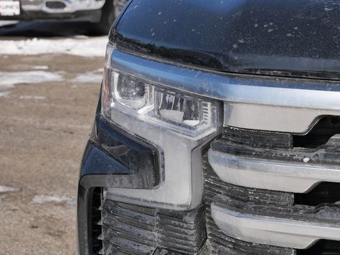 Used 2025 Chevrolet Silverado 1500 High Country image 3