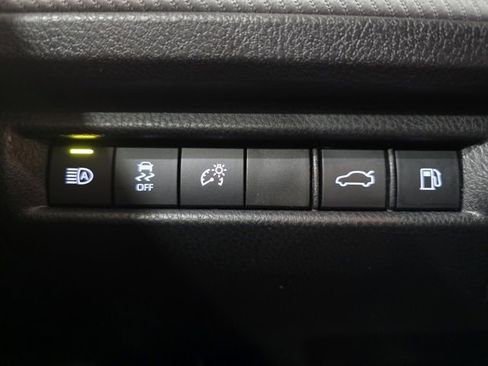 Used 2025 Toyota Camry SE image 18