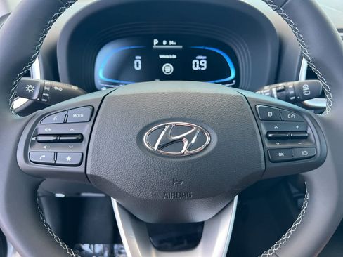 New 2025 Hyundai Venue SEL image 23