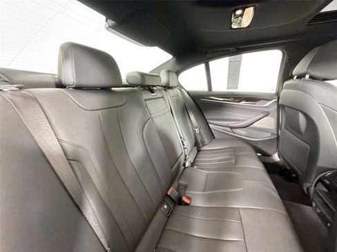 Used 2023 BMW 530e xDrive image 45