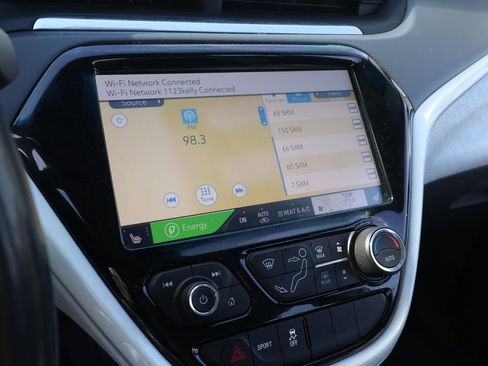 Used 2018 Chevrolet Bolt LT image 21